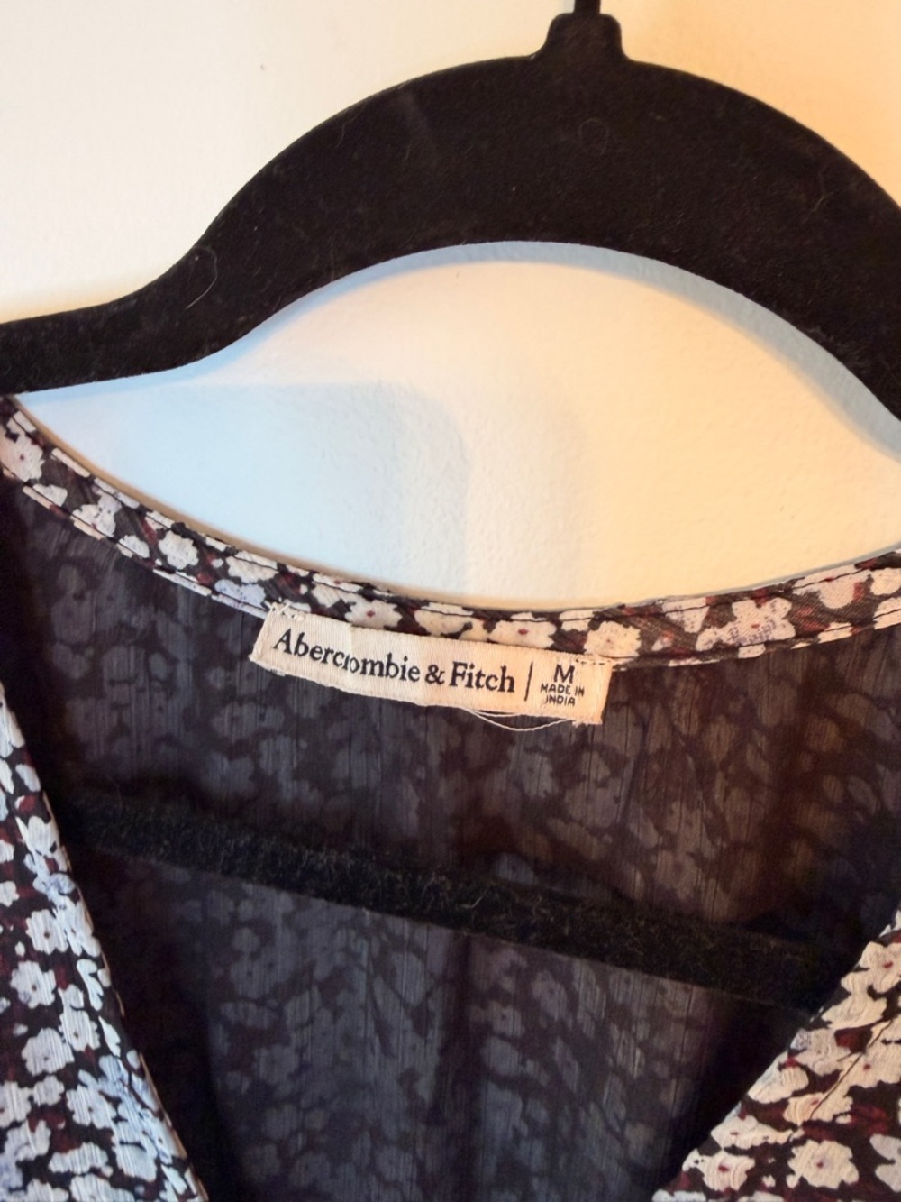 Abercrombie and Fitch Floral Smocked Waist V-Neck Blouse - Navy & White - Picture 3 of 3